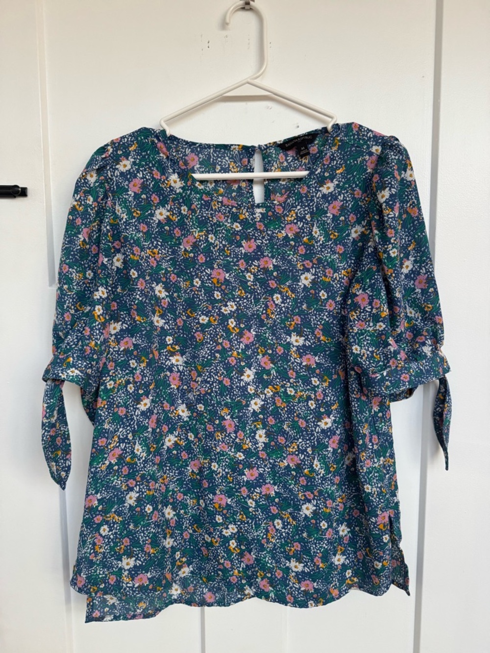 Banana Republic Floral Print Tie Sleeve Blouse Size Medium